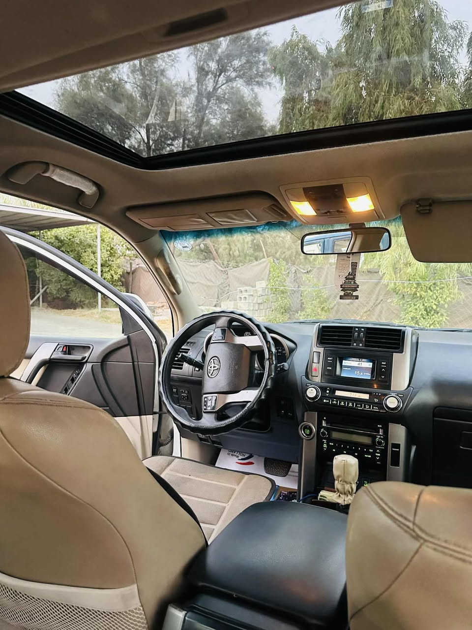 السلام عليكم
برادو 2011 tx
خليجي وكالة 
كويتي
رقم اربيل انگليزي باسمي
ماشية 180
فور ويل ودفلوك وسطي
8 ايرباگ
بصمة 
فتحة 
ثلاجة
تبريد كشنات
تبريد ٣ قطع
تبريد ٣ مناخات منفصلة
٧ راكب 
تحكم ستيرن جهتين
مري كهرباء شفط
كامرة خلفيه شاحن
بروجكتر لد
حساسات خلفية
سبير تعليگ
٥ ويل كب
دبل تانكي ١٥٠ لتر

‎السيارة مكفولة من الصبغ والبارد 

السعر 277وبيها مجال كلش بسيط 

مكاني بغداد تاجي 
***********
