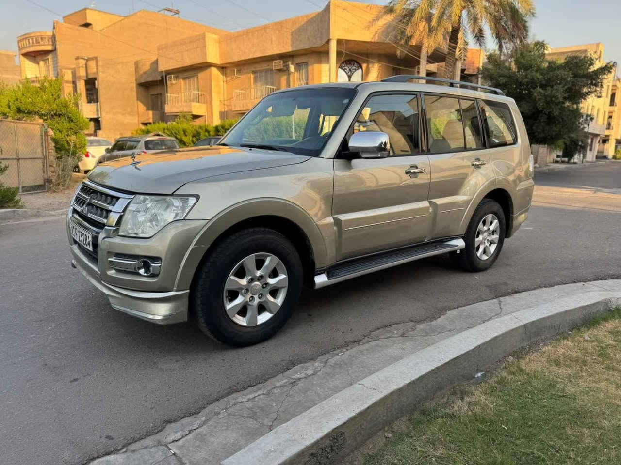 *********** اخت الزيرو 
باجيرو ٢٠١٦ خليجي gls
مكفوله  من ضربه وصبغ 
ماشيه ١٠٠ الف كيلو 
محرك ٣٥٠٠ 
٧ راكب  ٣ قطع تبريد
فول تحكمات ستيرن 
ترحيب  ومري شفط واشاير
  ......   بدون فتحه ......
بلوتوث  اوكس 
كشن سايق جلد  وكهرباء 
داخل صاج 
تبريد  ثلج 
غرفتها جديده  بلاديه 
صدر امامي خلفي  جديد 
كير محرك  خير من الله 
باسمنه تحويل ثاني يوم 
لد امامي 
سبير منازل 
سياره  ناعمه كلش واقتصاديه بدون  نقص
سعرها ١٥٤ ورقه 
اتصال فقط  مكلف بلنشر 
*********** بغداد, العراق
