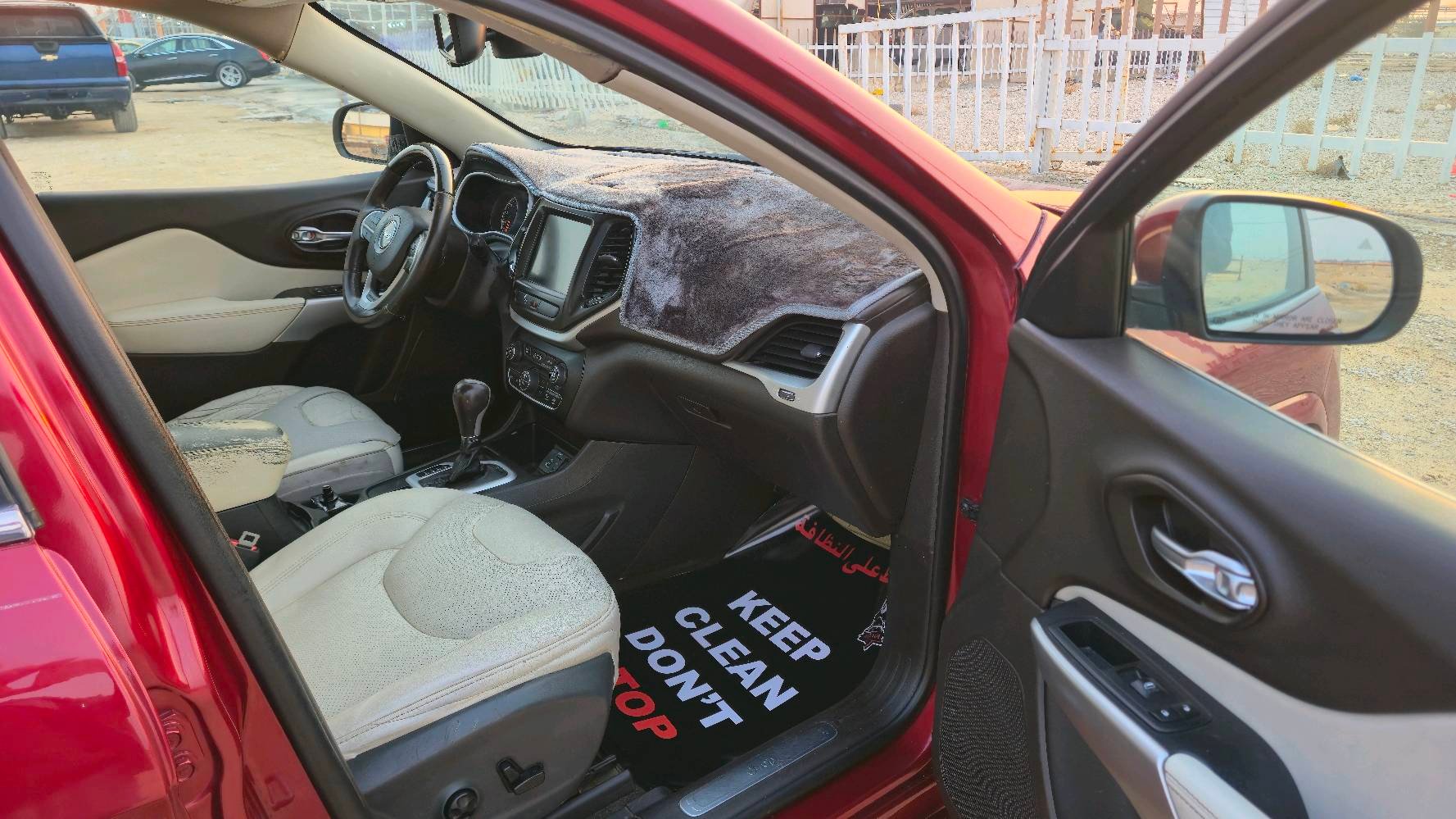 السلام عليكم 
جيب بزون للبيع موديل 2016 اربيل
حادث فقط ويل الامامي 

صبغ جاملغ  بدون دواخل وبدون ايرباك

-محرك 6 سلندر 
-بصمة تشغيل
-دواخل جلد بيجي 
- لوحة قيادة الكترونية 
-نقطة عمياء 
-تشغيل عن بعد  
-بصمة ابواب 
-كشنات جلد تدفئة وتبريد 
-استيرن تدفئه
-تبريد قطعتين 
-سايد بريك بصمه  
-فتحة سقف بانوراما 
-صندوك كهرباء 
خزن ميموري كراسي                               
- شاشه كبيرة
-تخم تاير جديد 
-اشاير بالمري 
- ماشية 140,000 كيلو متر 
- ⁠كاميرا دواره 
- ⁠حساسات  خلفيه 
- ⁠مكان السيارة نجف 
