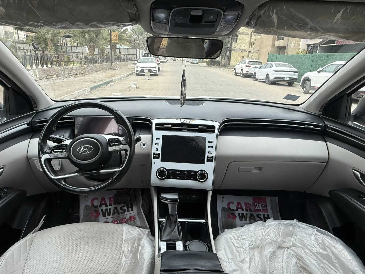 خليجي موديل 2024
ماشية 31 الف حقيقي 
موصفات 
ويل 19 
بنوراما 
حساس امامي خلفي 
كامره خلفيه دواره 
بصمة 
جنطة كهرباء 
تشغيل عن بعد 
كشن جلد الون ابيض 
اشاير مري كهربائي 
كراسي كهرباء 
انظامه 3 بانزين 
انظامه 3 سرعه 
رقم بغداد 
الهاتف /*********** 
العنواًن بغداد السيدية
