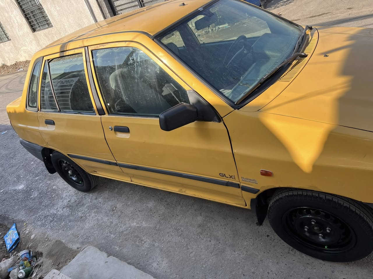 السلام عليكم سايبه مديل ٩ كير مكينه خير من الله شوااصي نضاف  صدر امامي خلفي تخم تاير كهربائيات شغاله سياره متعوب عليهه هيه غرامه مصفره  السعر ٢٦وبيهه مجال بصيط العنوان التاجيات قرب المرور الهاتف ***********
