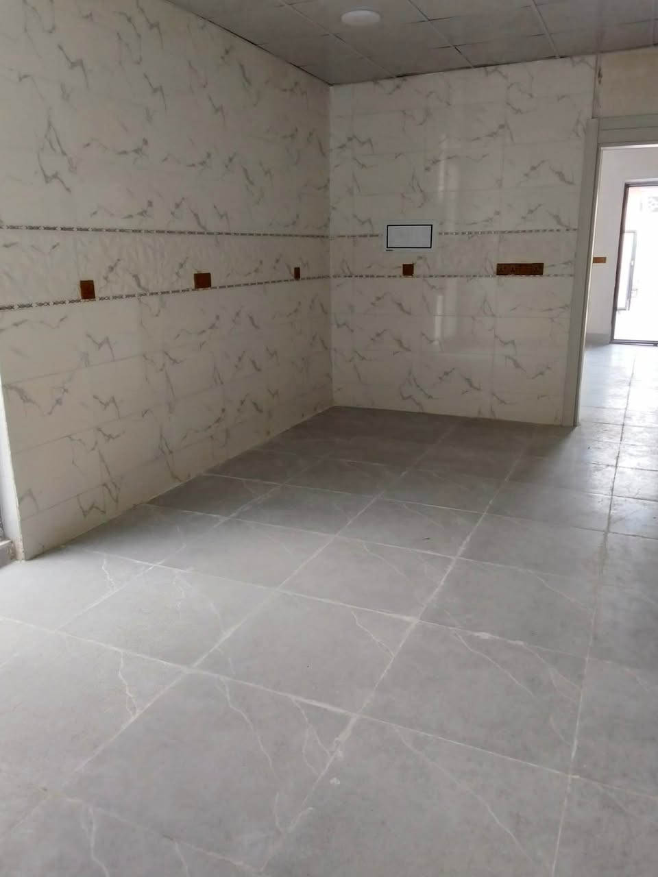 السلام عليكم     ( انی مکلف ب نشر ) 
بیت للإيجار منطقة فيلق  قرب شارع رئيسي سايدين 
  مساحة 120 م

سعر ايجار 250 الف  شویه بي مجال 

       لستفسار     ***********
