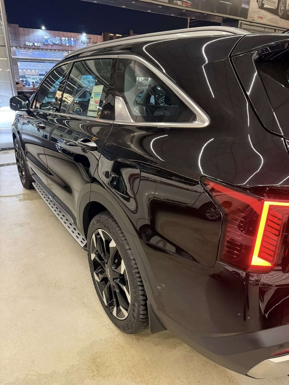 السلام عليكم
كيا سورنتو  • خليجي – موديل 2024🚗🚗

ماشية 18 الف كيلو  – مرقم بغداد – فل مواصفات

السيارة خليجية استيراد خاص VIP
مكفولة كفالة عامة

المواصفات:
 
 
• محرك V6 سعة 3.5 لتر بقوة 268 حصان – عزم 331 نيوتن/متر
 
• كير أوتو 8 نمر + دفع رباعي 4WD
 
• بصمة تشغيل + تشغيل عن بعد + دخول ذكي
 
• بانوراما + داتا شو
 
• شاشة ديجيتال + شاشة وسطية Apple CarPlay
 
• 5 كاميرات 360° + كاميرا دوارة +  كامرة وسطية + حساسات أمامية وخلفية
 
• 🔥كشافات + لايت زينون اربع عدسات  + LED + بك لايت LED + اشارة لكزس 🔥

 • دوسات 

• كراسي جلد اسود  فاخر كهرباء (تدفئة + تبريد) –  كشنات ميموري تخزين مقاعد أمامية كهربائية
 • تبريد 3 مناطق منفصلة + بردات أبواب خلفية
 
• مقود جلد مع شفتات – مثبت سرعة + أوامر صوتية + Drive Mode

🔥نضام صوتي Bose + امبلي فاير ( مضخم صوت ) 🔥
 
• شحن وايرليس + مخرج طاقة + Bluetooth / TYPE-C
 
🔥نقطة عمياء + تحديد مسار طريق 
قيادة ذاتية + تحريك وترجع ريمونت 
• هاندبريك كهرباء + Auto Hold + Auto Brake🔥

‏ • ABS + مانع انزلاق + نزول منحدرات
 
• إنارة داخلية LED محيطية متغيرة 
 
• 7 مقاعد – ISOFIX – حاملة أكواب – تطعيم داخلي ألمنيوم
 
• ويل حجم 20 إنج – 4 دسك – حساسات ضغط الإطارات
 
• مرايا جانبية كهرباء مع إشارة + قابلة للطي – ماسحة خلفية

مرقم بغداد 
ومغلفة السيارة PPF من زيرو 

اخوان السياره استيراد خاص مواصفات خاصه تختلف عن الموجود بالسوك 

📞 ***********
