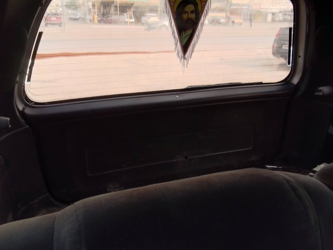 سلام عليكم 
سيارة نيسان سني موديل 90كير ومكينه خير من الله كير عادي رقم بغداد الماني كهربائيات كلها شغاله سياره حلوه مال شغل دواخل حلوه ابيع اراوس السعر 23 وبيها مجال لطيبين مكاني بغداد الزعفرانيه رقمي ***********
