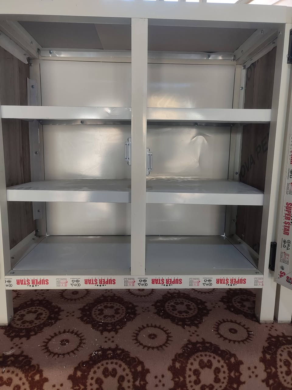 جزامه تفصال شغل قوي
الارتفاع 80
العرض 85
العمق 40
معمل الكوثر للامنيوم قرب سوق سومر 
بأدره حسين الشويلي ***********
