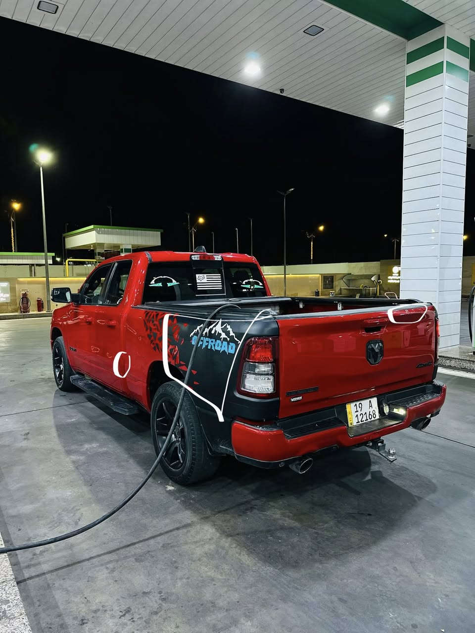 السلام عليكم

 للبيع او المراوس حسب القناعه 

دوج رام 2022 بلاك توب مواصفات بگ هورن

ماشيه 53 ميل 

تشغيل عن بعد 

فور ويل 

استيرن هيتر 

كشنات الاماميه هيتر + كشن السائق كهربائي

تبريد خلفي  

مكينه 5700

شاشه تدعم كار بلي

 كامره 

كير ماوس 

اشاره بالمرايه

حساس امامي حساس خلفي توقف ذاتي 

دبل كزوز 

حجر بيئه موجود

ويل قياس 20 

باب قصير

شادلها غلاف بدي ودوسات ب10 ورقات 

عليها منظومه غاز 80 لتر يعني تنسه الدوانز والصرف 

حادثها بدون ايرباك بدون شواصي بدون لغود بدون صبغ  

صور الحادث مرفقه مع الصور بجم كبس

رقمها كربلاء باسمي مكاني كربلاء 

السعر 280 وبيها مجال 

للاستفسار اتصل وبخدمتك 

***********-***********
