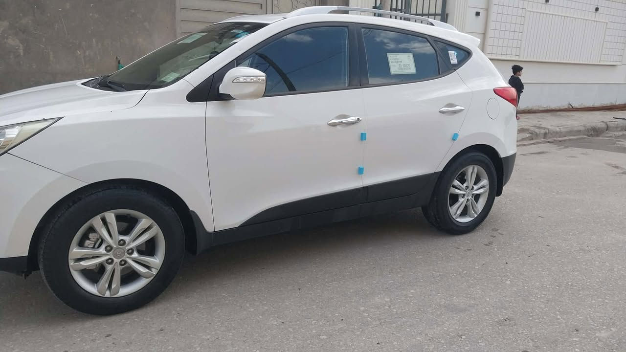 السلام عليكم
السلام عليكم

توسان لبيع

الموديل 2013

مكفوله كفاله 

 رقم ذي قار تحويل ثاني يوم 

جاهزه مكينه وكير وحداديه وتخم تاير وتبريد شرط

الاتصال ***********
