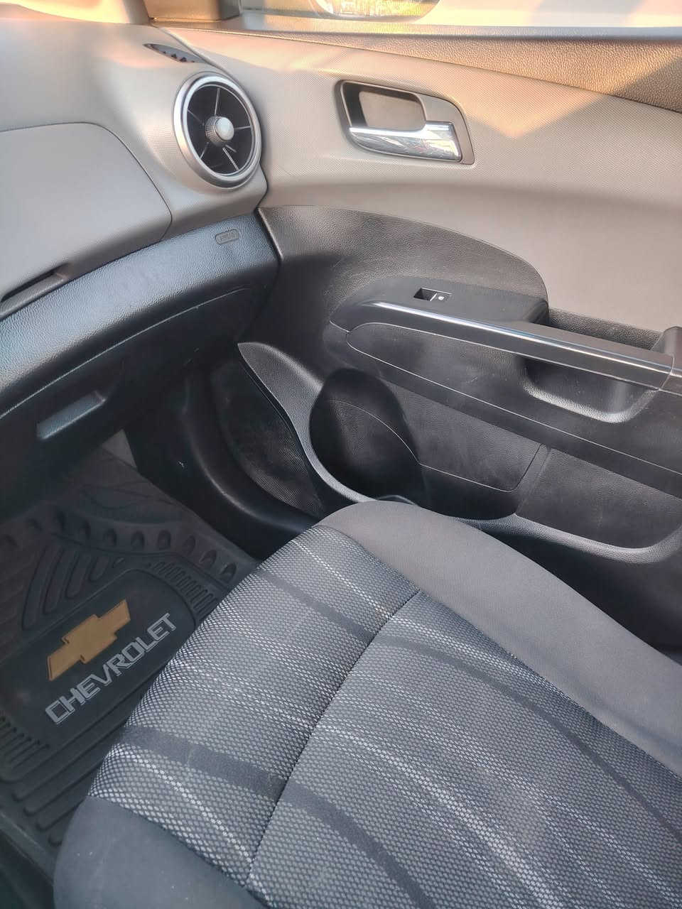 السلام عليكم

سيارة شوفرواليت سونك موديل 2016، تحكم ستيرن مثبت سرعه، حساس ويل، كامره بلاديه وشاشه بلاديه، فول ماعده الفتحه،
المكان (السماوه)
رقم صاحب البيع سياره (***********) السعر خاص
