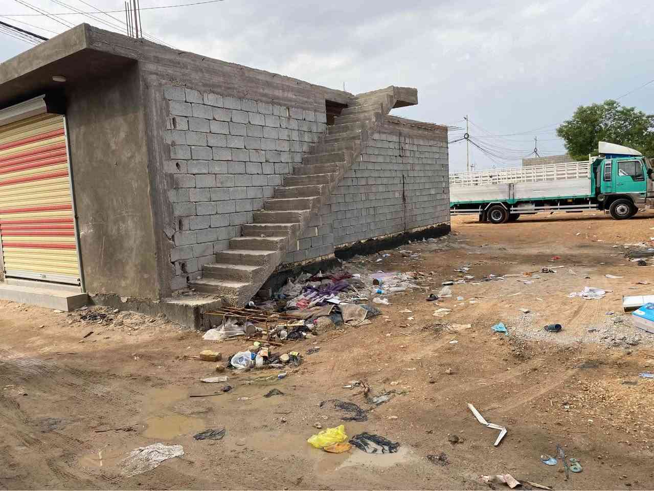 السلام عليكم 
اخواني عندي قطعة ارض ركن للبيع في كربلاء منطقة سيد اسماعيل 
مساحة القطعة ٢٠٠م 
تحتوي على بناء ٤ محلات بمساحة ١٠٠م من ضمن القطعة 
ومتوفرة كافة الخدمات من تبليط ومياه ومجاري وكهرباء
زراعي  سند ٢٥ 
‼️لليبحث عن مكان مناسب ومساحة مميزة وسعر مناسب جدا القطعة جدا مناسبة 
للاستفسار الاتصال على الرقم ***********/0️⃣7️⃣7️⃣3️⃣2️⃣9️⃣7️⃣3️⃣9️⃣6️⃣5️⃣ كربلاء, العراق
