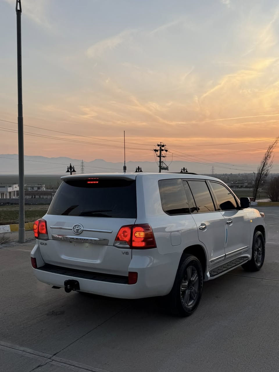 بەناوی خوای گەورە.  ماشاءالڵە لەمالی هەمو لایەک بئ
وەنەوشەی  دووبەی بۆ فرۆشتن بئ سەرەتایە
٢٠١٠ مانگی ٥ کراوە بە ٢٠١٥
GX  فول 
184 k.m رۆیشتوە
گیر تۆماتیک سلایت بەسمە سەلاجە
ناوزەردە 
V8 بەشەرتی ١٠ فیتەر ئەیدەم
٤ ویلو تایەی لۆکی لەبنە
کامل سیرفزم بۆ کدوە
بئ مەسرووفە
دەبل ئەکسل و دەبل گیر هەموی مەزبوت
یەک گلۆب لە شاشەی ئیش ناکات
سەیارەکە بئ بۆیاخە هیجی بیوەنیە
تەنها یەک بەلەی ساردی هەیە
مالی دۆستە مالەکە زۆر خاوین ماوەتەوە
مشتەری  نیت سەرمان مەیشینە لەگەل ریزم❤️
نرخی    ٢٢٠ گەلا
شوین رانیە
*********** واتساب
***********
