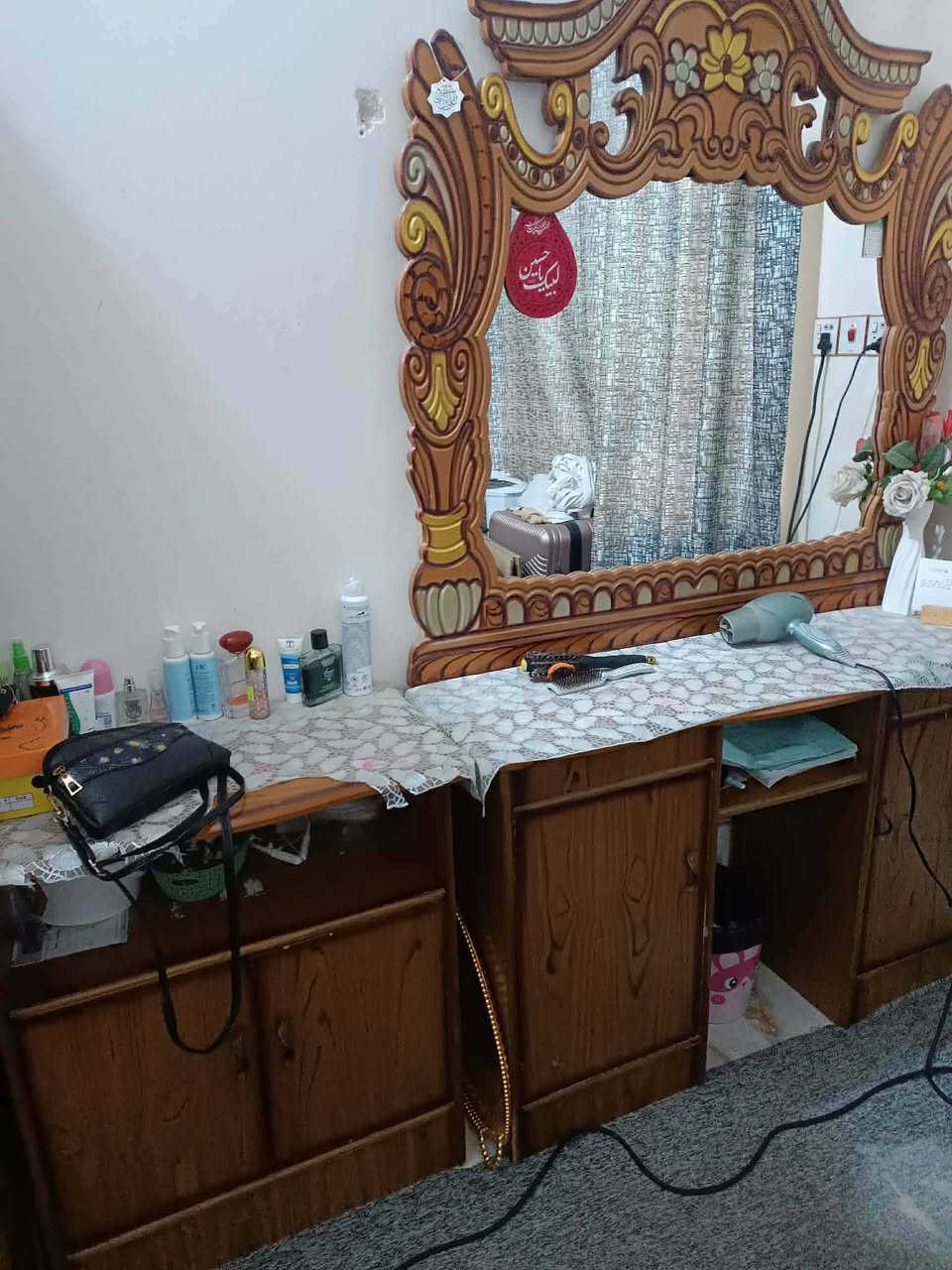 غرفه اخشاب للبيع بدون جربايه سعرها 300 وبيها مجال
باب pvc العرض 71 والجول 191 سعره 70 وبي مجال 
***********
