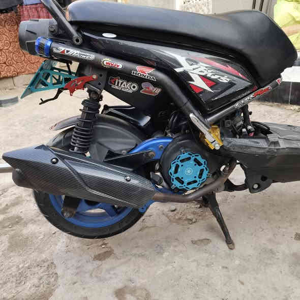 السلام عليكم سكنس جبلي للبيع مكاني واسط السعر 1500 كدامك كلشي وبل حقيقه الله شاهد احله من الصوره ***********
