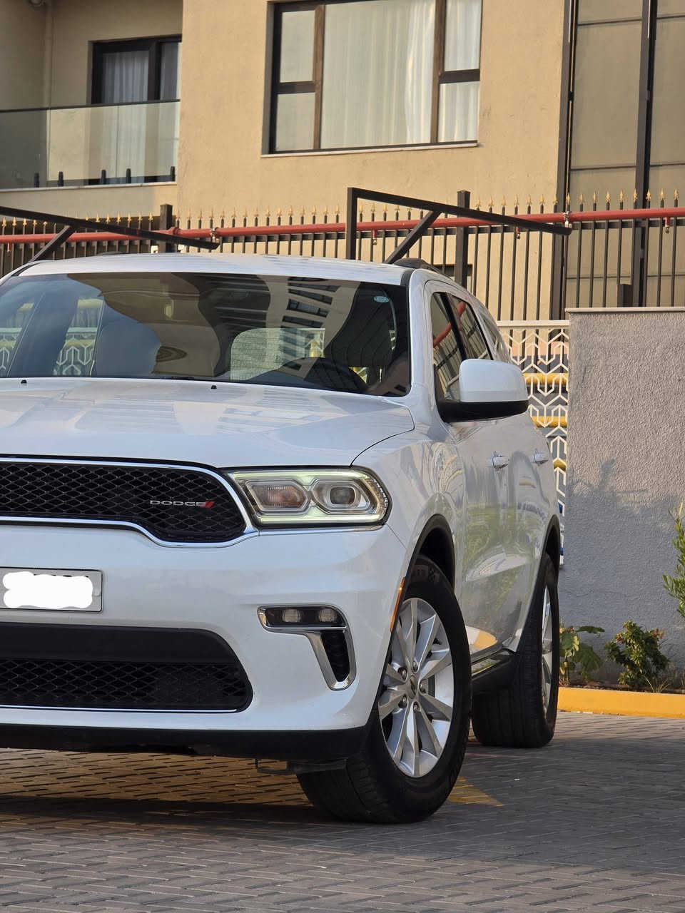 دورنكو 2021 خليجي وكالة هارلم مكفولة كفالة عامة من الصبغ 
ماشية 50 الف كيلو حقيقي
السيارة نضيفة جدا مابيها نقص برغي مبدل تخم تاير جديد فقط الباقي كله ع وضع الشركة 
رقمها سليمانية بسمي تحويل ثاني يوم 
رقم وهزة وسنوية جديدة ما ساقطة
المواصفات نص فول 
بصمه ابواب 
بصمة تشغيل 
تشغيل عن بعد 
رادار امامي وخلفي 
حساسات امامي خلفي
حساس اطارات 
شفتات استيرن
7 راكب 
3 قطع تبريد 
كشن السائق كهرباء
مكينة 6 سلندر 
مكاني بغداد البياع 
السعر / 325 ورقة وبيها مجال بسيط جدا
للإستفسار/ *********** متوفر واتساب
