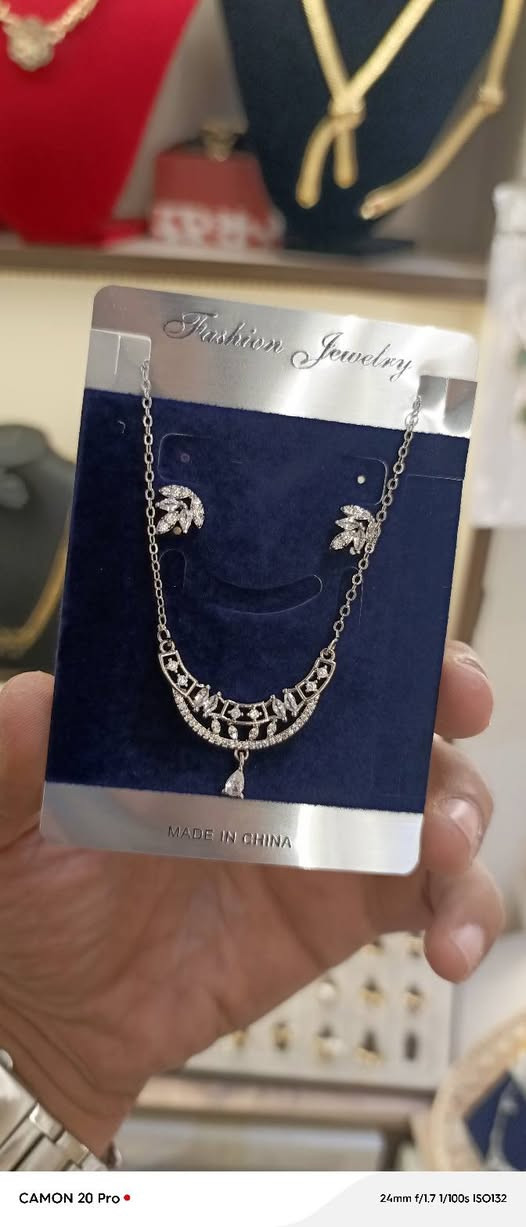 گلاده وتراجي فضيات اصلي 🥰🥰تجنن
كلشي جديد فقط يمي متوفر 😍😍
تتميز بضاعتنا بالجوده العاليه والطلاء ثابت 
وبأحدث الموديلات وانسب الاسعار 🔥✨ فقط 
يم عمر اكسسوارات 
نزاكة ةةة فول ✨✨ 
محل عمر اكسسوارات 🥰🥰
الموقع - ديالي خانقين - مزرعة - مجمع روتانا -
طابق سرداب رقم (4)
كما يوجد لدينا خدمه توصيل 🚗 داخل و خارج خانقين 🥰🥰
ويوجد لدينا بيج ❤️❤️ عل انستا


**إذا كنت صاحب هذا الإعلان وتريد حذفه لأي سبب، رجاءا أرسل رسالة إلى الدعم الفني**