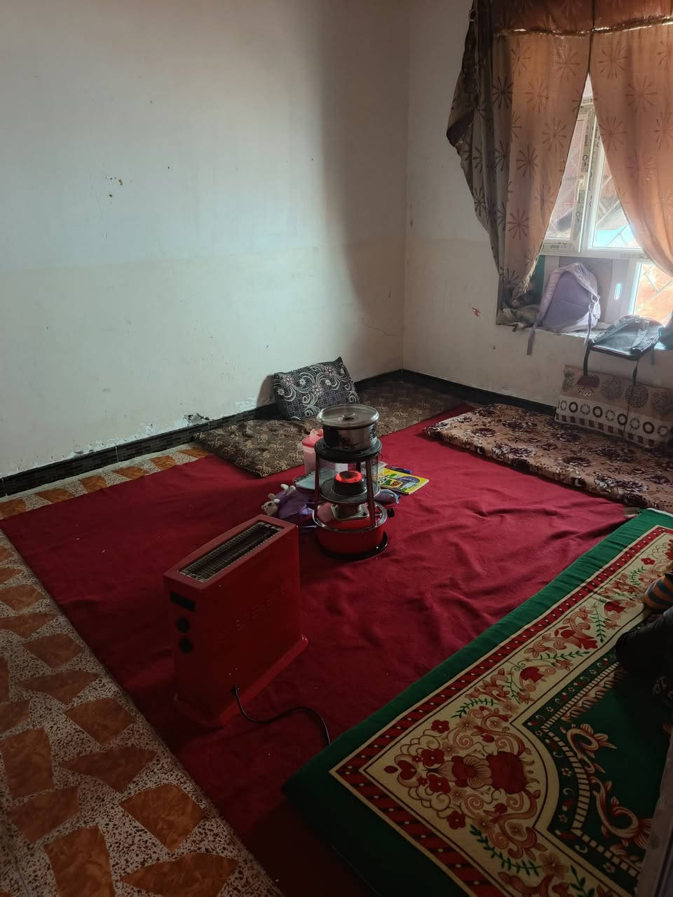 السلام عليكم
توجد شقه للبيع مكانها على الحولي فوق
سعرها 22 وبيها مجال بسيط ***********
