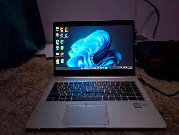 السلام عليكم 
لابتوبHP  الشكل الحديث ويندوز 11 pro 
للبيع 
المواصفات بالصور 
cori7 الجيل الثامن 
رام 16GB 
64 bit 
السعر 450 الف وبيها مجال 
رقمي للاتصال والاستفسار *********** 
مكاني ميسان عمارة
