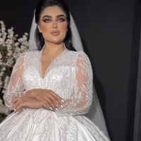 بدلة زفاف • مقاس ٣٨-٤٢ • نفس الصورة