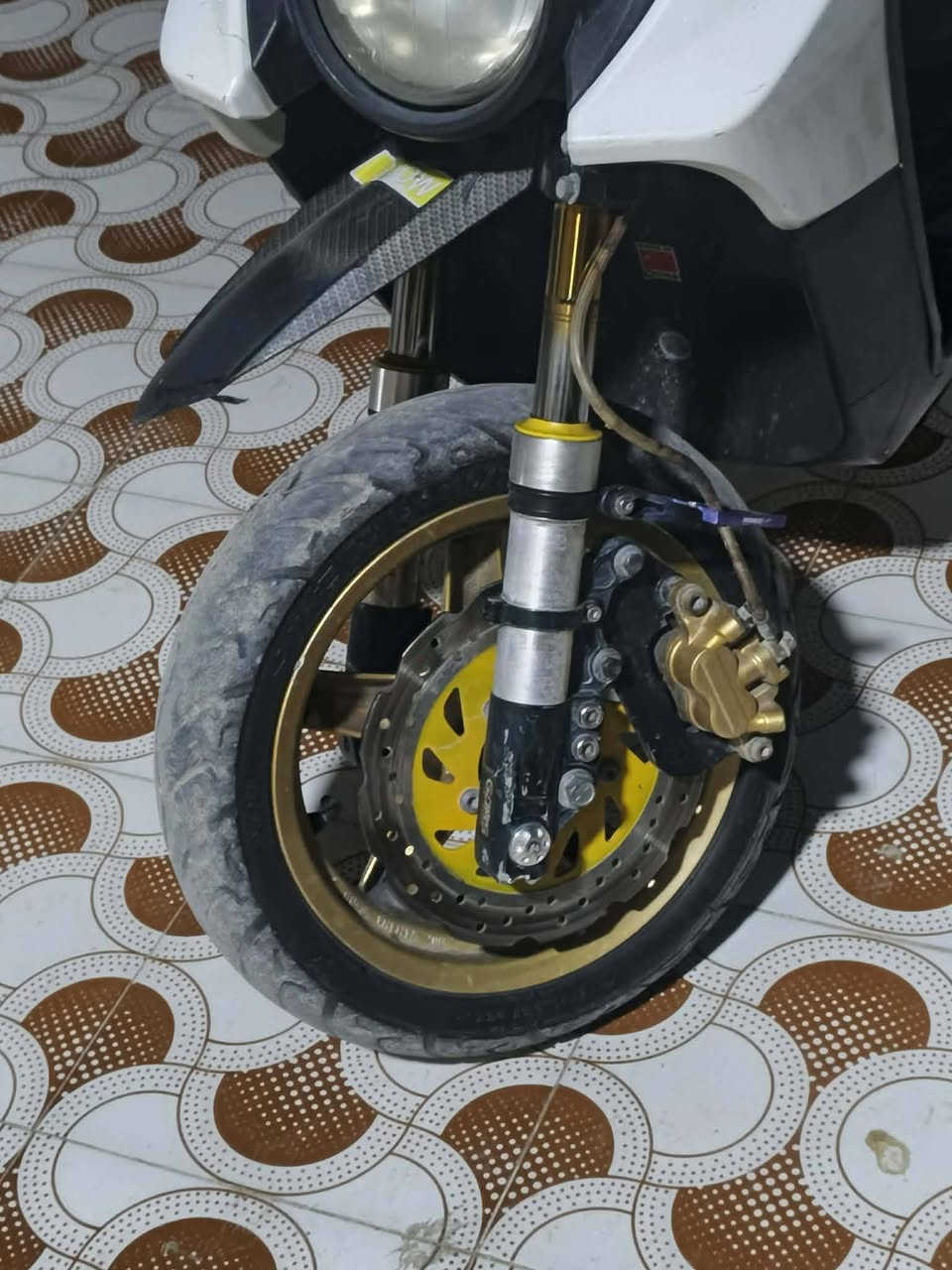 سلام عليكم سكنس جبلي نضافه كدام عينك دراجه تخبل ما نقصه شي بيه صدر ليموسي اصلي سعره خاص مكاني حله شارع 80جهت كربلاء رقمي ***********
