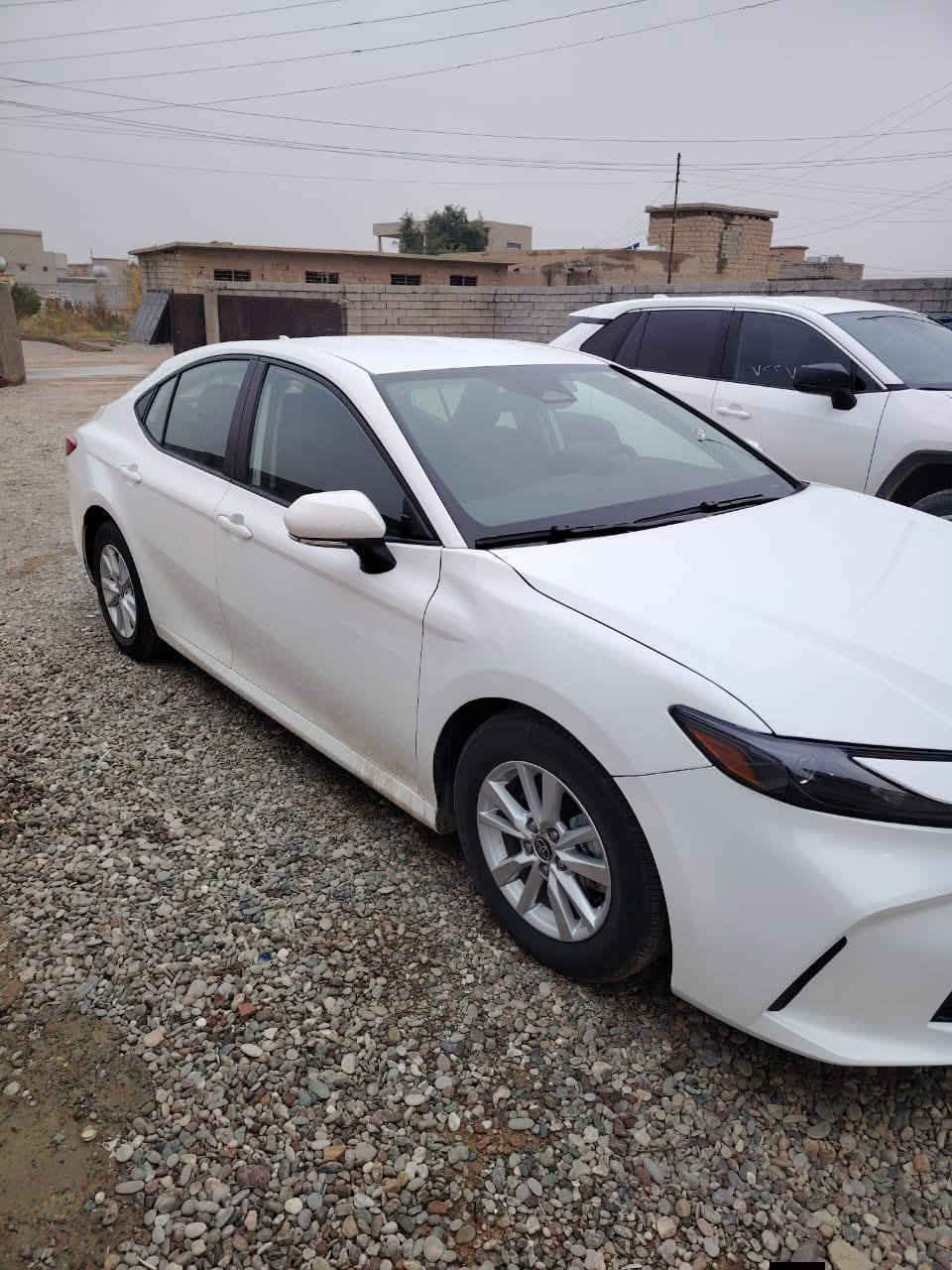 السلام عليكم
كامري 2025 هايبرد
لون أبيض ثلجي 

مواصفات LE
بصمه
رادارات جانبيه 
شحن لاسلكي
السعر 225
وبيها مجال بسيط 
بيع نقد فقط وبدون مراوس
الضرر بونيد مبدل
والچاملغ شبر صبغ
 ماشيه 8 الف ميل
منفيس بأسمي والترقيم مجاني 
المكان الزاب قرية اصبيح
للاستفسار الاتصال على***********
