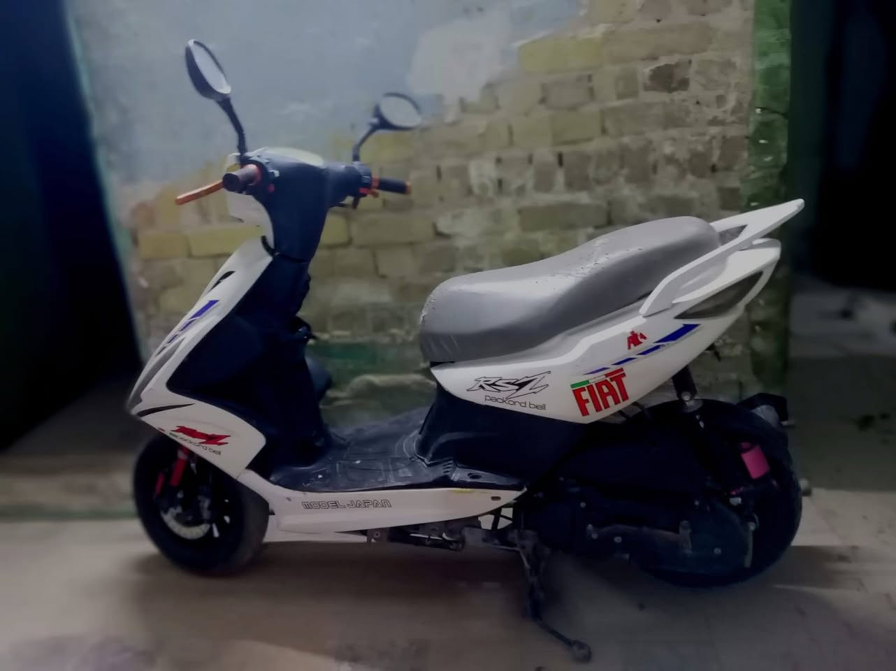 } للبيع RSZ مرتب ونظيف، شغال على المفتاح وما يحتاج فلس مصروف. سحب ممتاز ومريح بالمشاوير، شكله حلو وعليه إضافات مرتبة. الدراجة استعمال شخصي ومحافظ عليها، والفحص بأي مكان يريده المشتري.
اللي يدور على دراجة مرتبة بسعر معقول هاي فرصته. تعال شوفها على الطبيعة واحكم بنفسك، وإن شاء الله ما تطلع إلا وأنت مقتنع بيها 
 للبيع  مرتب ونظيف، شغال على المفتاح   سحب ممتاز ومريح   الدراجة استعمال شخصي ومحافظ عليها، والفحص بأي مكان يريده المشتري.
للتواصل 
+964 781 336 2833


**إذا كنت صاحب هذا الإعلان وتريد حذفه لأي سبب، رجاءا أرسل رسالة إلى الدعم الفني**