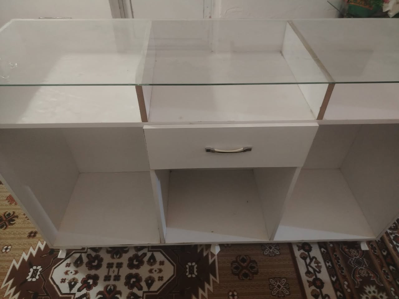 سلام عليكم ميز مال محلات  جديد لوك مترين تفصال للبيع خابر وتدلل ***********
***********
