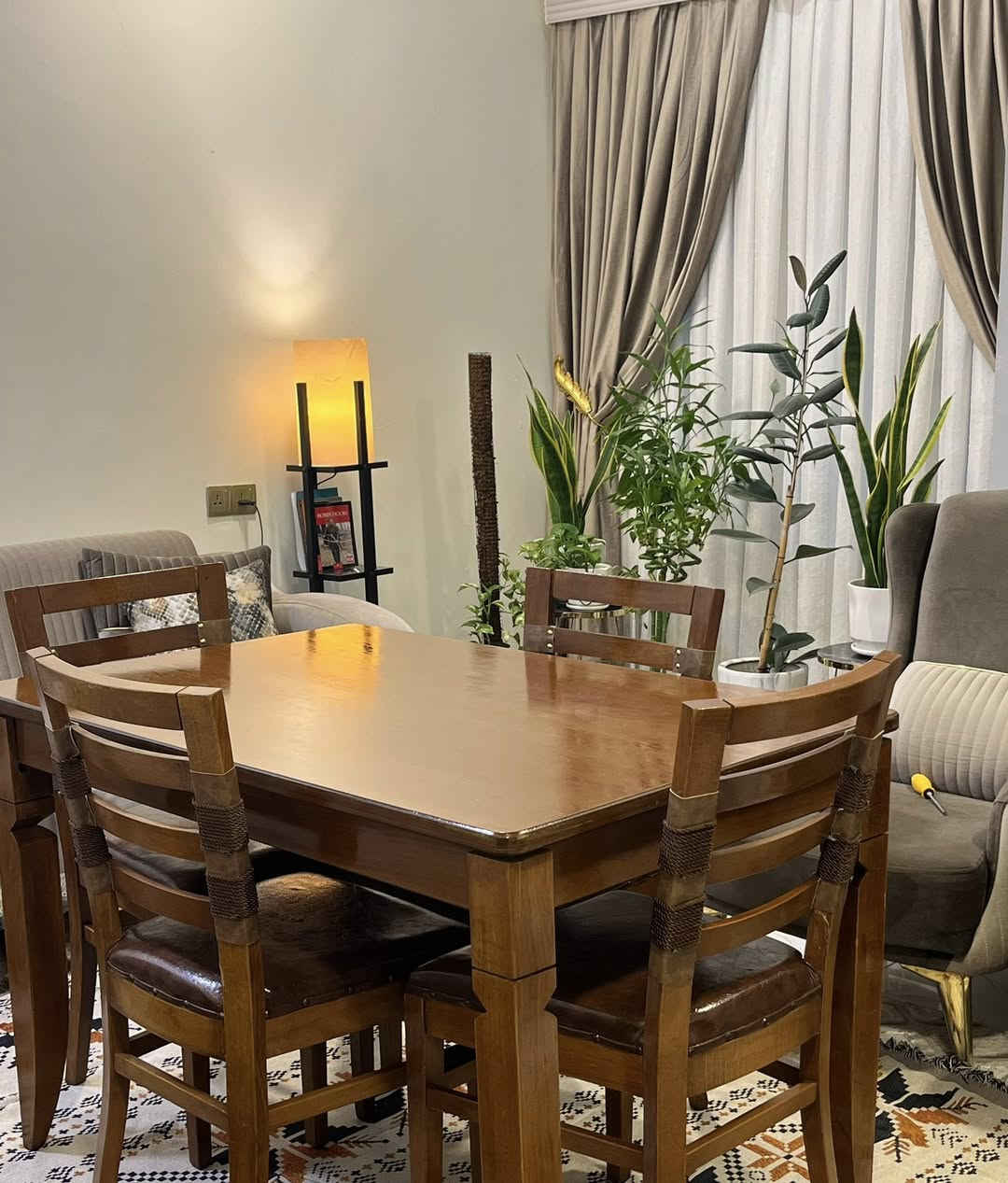 ميز طعام خشب زان يحتوي على اربع كراسي


**إذا كنت صاحب هذا الإعلان وتريد حذفه لأي سبب، رجاءا أرسل رسالة إلى الدعم الفني**