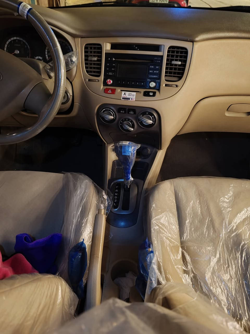 كيا ريو 2014 بدون ضرر هزه جديده
محرك 1400 السعر 110 موبايل 
***********
***********
