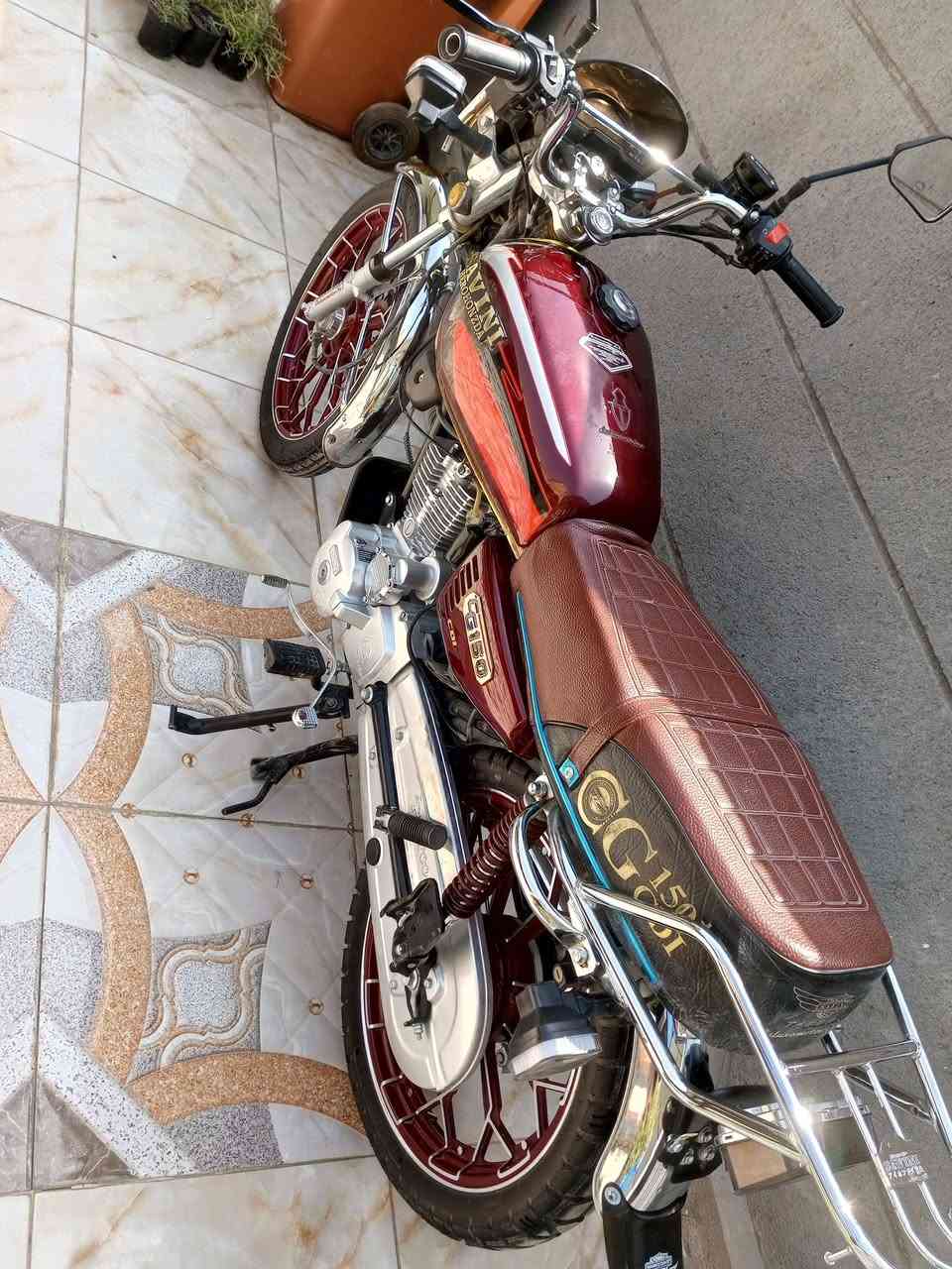 السلام عليكم 

للبيع سافان 24 

محرك 150 
 
مكفولة كفاله عامه اوراق 

ملاحظه بيع فقط 

مكاني بابل محاويل ناحيه الامام 

الاتصال ***********
