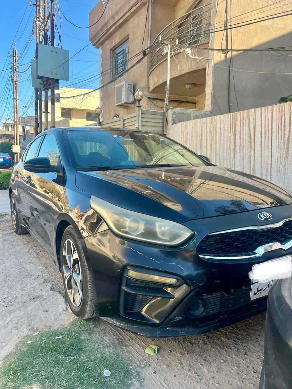 كيا فورتي 2019
السيارة حادثهة دعاميات و مكان الرقم بالصندوق فقط صبغ و صور الحادث موجودة بدون ايرباك
 
المكينة مكفولة و الكير محور ATF المرغوب 

تحكم ستيرن كامل 

تحديد مسار 

رادار امامي 

و باقي المواصفات معروفة بالفورتي 

السيارة ماشية 84 الف ميل 

السيارة بيها مكانين بارد و بيهة شخط خفيف بالباب 

السعر 125 و بي مجال *********** واتساب 

*********** اتصال
