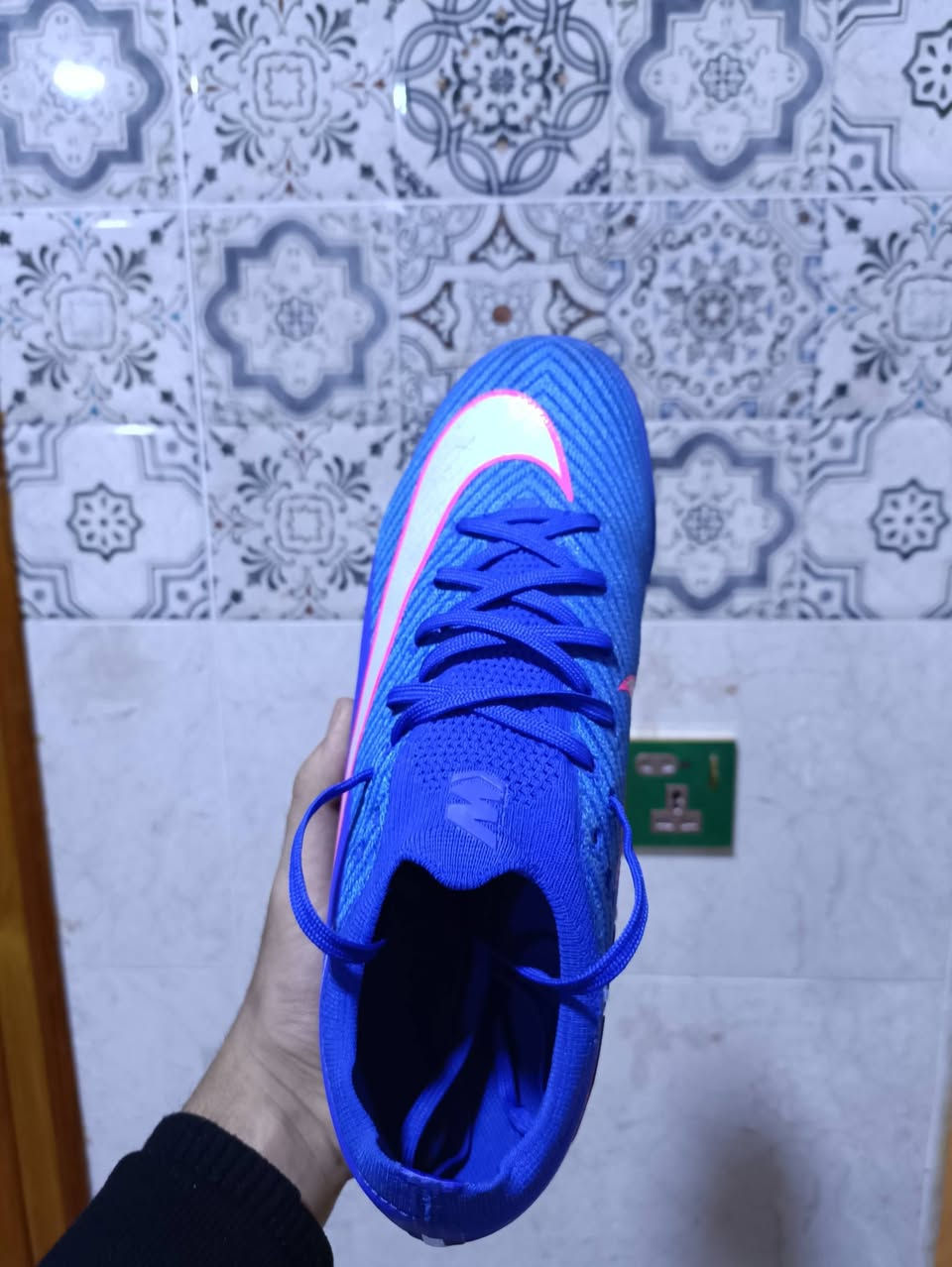 سلام عليكم شباب حذاء اير زوم قياس 43
طول القدم 27.5 
سعر الحذاء 40 الف وبيه مجال بالسعر ويجي وياه هذني الهدايا


**إذا كنت صاحب هذا الإعلان وتريد حذفه لأي سبب، رجاءا أرسل رسالة إلى الدعم الفني**