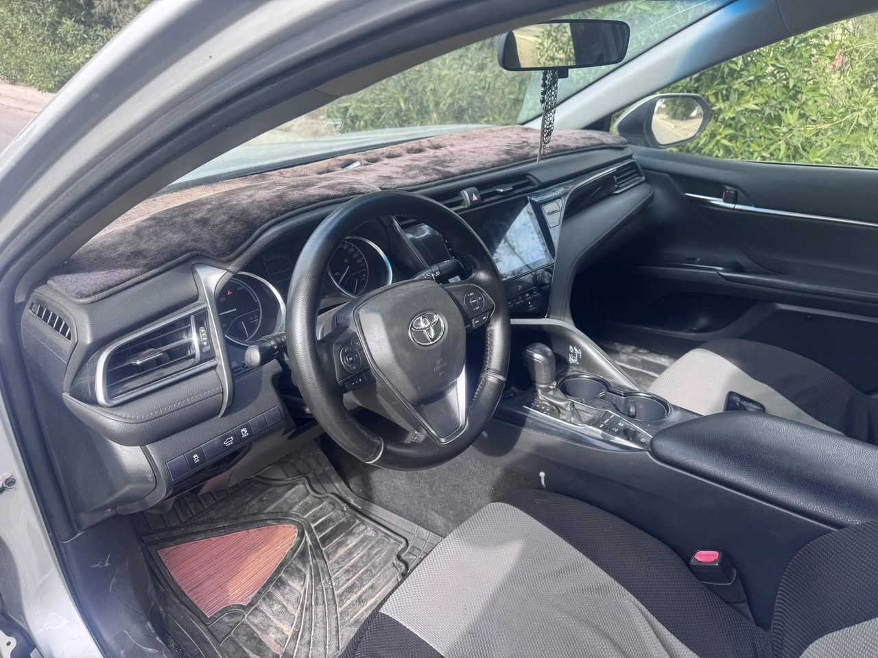 سلام عليكم
سياره كامري مديل 20 معليه 23
 هايبرد كفاله من لضربه بيها صبغ مكانها البصره الشعيبه 
لسعر 130 
الاستفسار ***********
