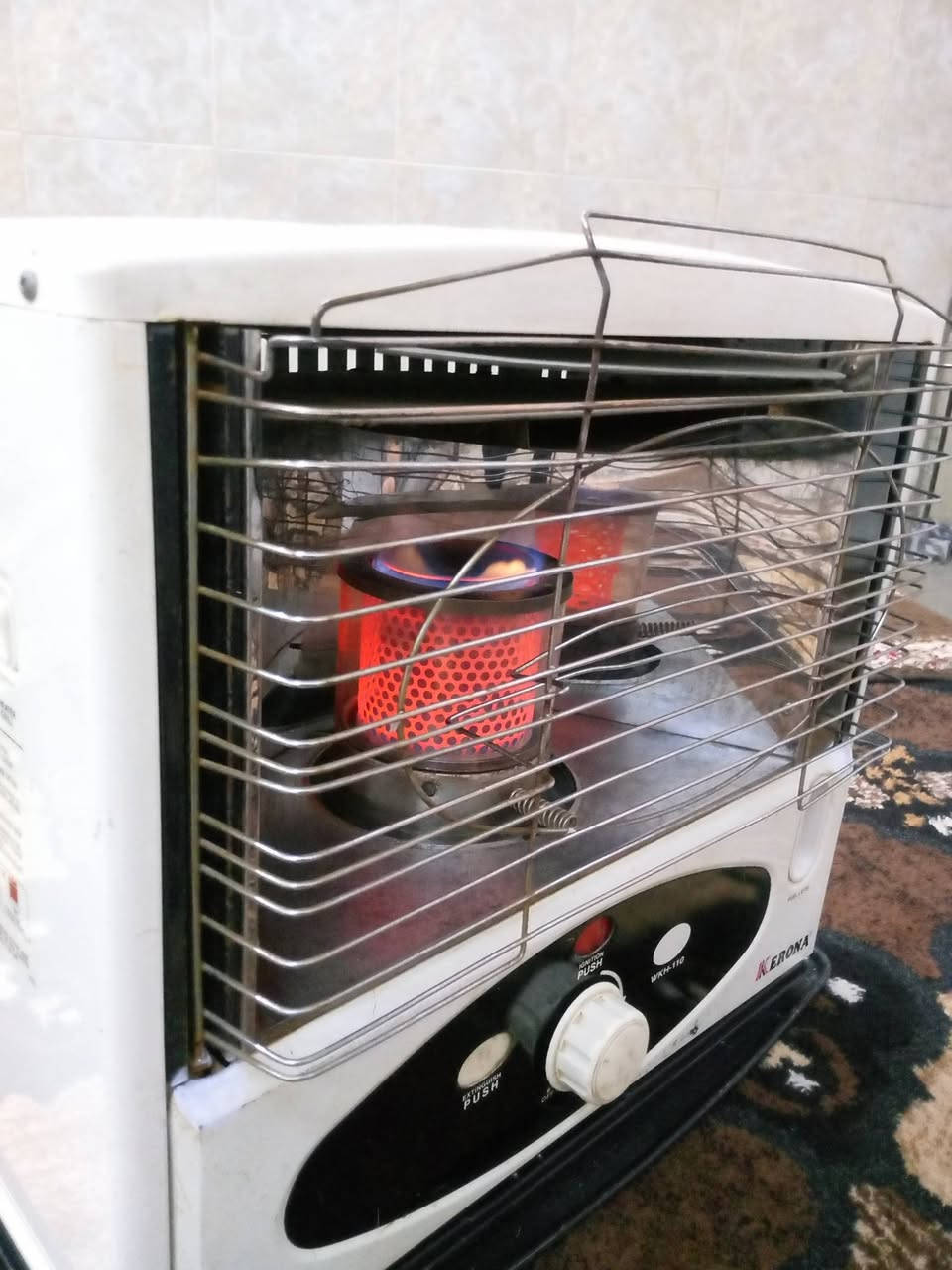 سلام عليكم صوبة كيرونة عازل حراري ياباني الأصلي شرط لا غاز ولا هيس ما بيهة اي عيب نضيف 100الى البيع السعر 50مكاني كركوك حي العسكري الى الستفسار و التواصل واتساب ***********
