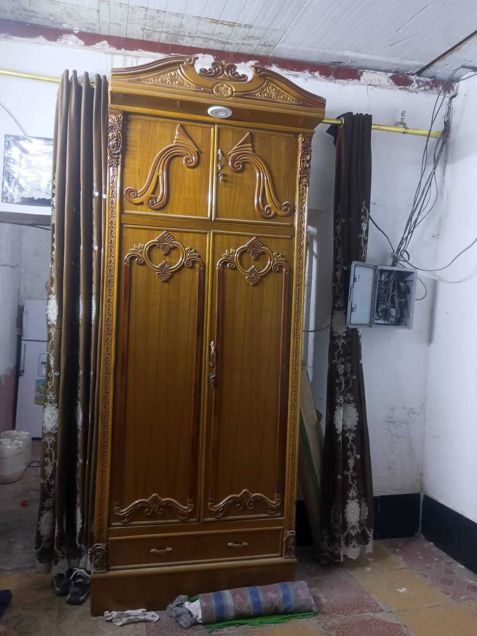 إسلام عليكم غرفه خشاب صا ج تزكام ستعمال اقل الشهرين اي ضرر ما بيهه السعر 900وبيه مجال ***********
