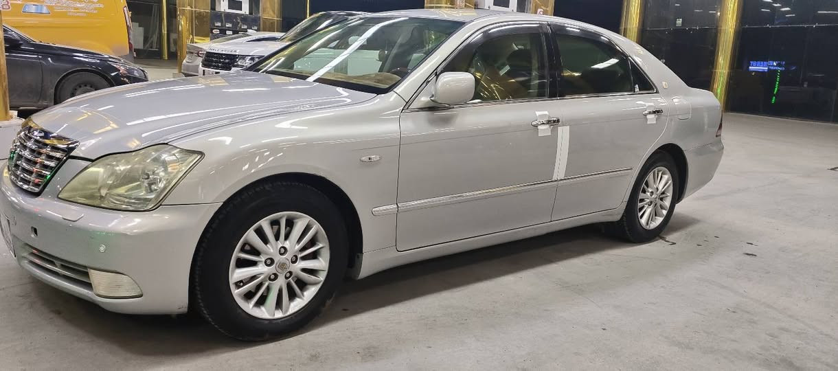 سەرەتا بەناوی خوا 
شاهانە 2005  موس
سعری 56گەڵا 
تەنها100هەزار ڕۆشتوە
2دووگمەگەورە بەگەورە
 ناوزەرد 
شاشە کامێرە 
سوکان کارە با
سوکان ڤولیۆم
کوشن کارەبا
بریکی بەسراوە 
تەبرید ساردووگەرم 
4تایەی لۆک
250مەسرە فینییە
***********
***********
