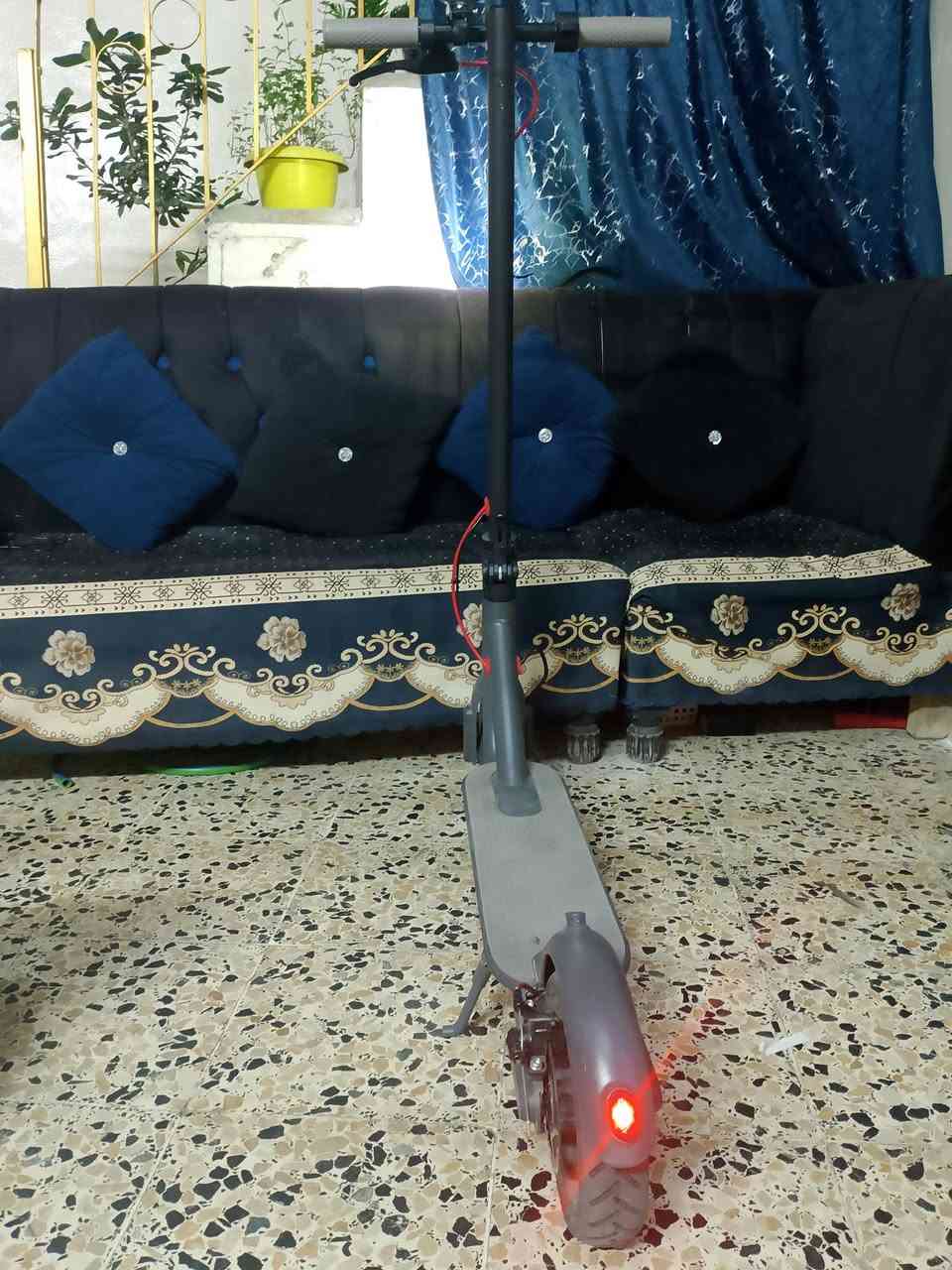 السلام عليكم سكوتر شحن للبيع السكوتر نضيف وجديد بطارية ليثيوم وبي جرص وبريك قرصي السعر 240 الف وبي مجال بسيط العنوان موصل


**إذا كنت صاحب هذا الإعلان وتريد حذفه لأي سبب، رجاءا أرسل رسالة إلى الدعم الفني**