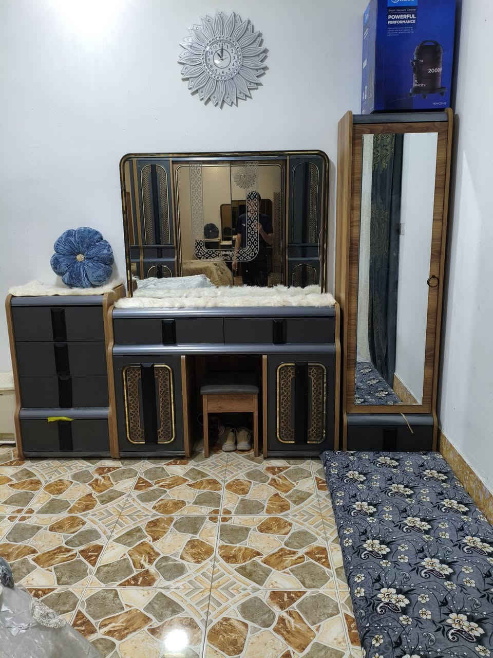 متاح غرفه تركيه 11قطعه نضيفه تلحيضات بصيطه جدآ السعر مليونين وبيهه مجال 
💯🇮🇶✅الرقم ***********
