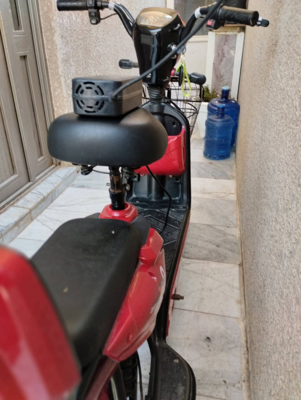 يوجد أي نقص أو عطل
✅ بريك أمامي وخلفي شغال بكفاءة عالية
✅ لايت قوي جداً للرؤية الليلية ولايت خلفي 
✅ بطاريات جديده 
✅ سريع ومريح بالسواقة
✅ جاهز للاستخدام مباشرة
✅دراجه شحن مميز لون احمر
🔥 نظيف جداً وحالة ممتازة
✅عقل جديد مع تايرات 
✅شاشه مع قفل تاير خلفي مع بصمه
📍 العنوان: كربلاء - ملحق الفارس 
💰 السعر: 275 وبي مجال 

📩 للاستفسار أو الشراء، التواصل على الخاص.


**إذا كنت صاحب هذا الإعلان وتريد حذفه لأي سبب، رجاءا أرسل رسالة إلى الدعم الفني**
