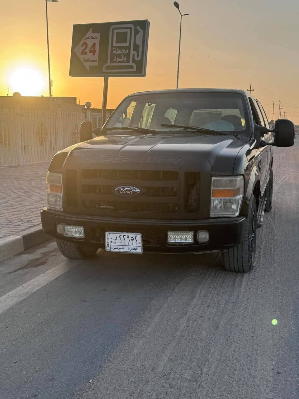 من رخصة الادمن
سياره فورد اكسبيدشن موديل 2000 محدث 2008 للبيع 
السياره احترك عقل سكيورتي وطافيه حالياً ابيع على وضعها 
السياره محرك 8سلندر بانزين كير جديد توه شاده كهربائيات شغاله مكان السياره البصره ***********
السعر 45ورقه وبي مجال
