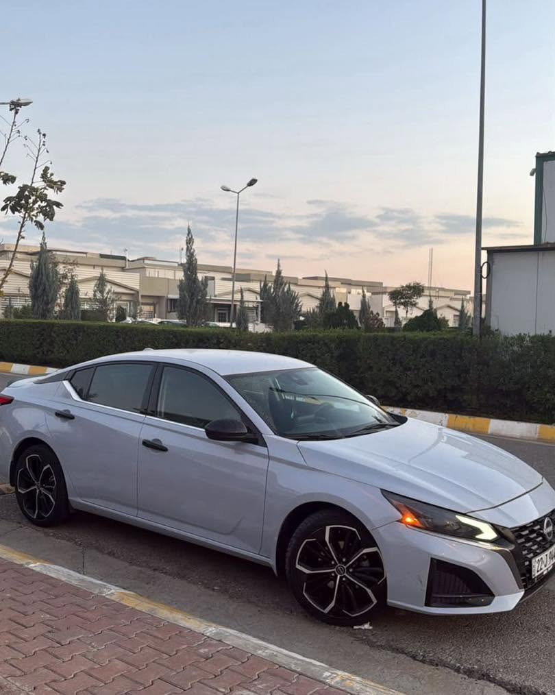🚗 للبيع | نيسان ألتيما SR موديل 2023

* موديل: 2023
* المحرك: 2.5 لتر
* اللون: سموك (سمنتي) مميز
* الممشى: 35 ألف ميل
* الموقع: كركوك
* رقم السيارة: أربيل باسم المالك وجاهزة للتحويل.

المواصفات:
✅ فئة SR
✅ شفتات على الستيرن
✅ وضعية Sport
✅ مقاعد نصف جلد كهربائية
✅ تدفئة للمقاعد
✅ رادارات أمامية وخلفية وجانبية
✅ شاشة تدعم Apple CarPlay

حالة السيارة:

* وارد أمريكي.
* الضرر الأمريكي: بونيد وربع جاملغ.
* داخل العراق: شبر بهلال الجاملغ الخلفي، وPDR بالباب.
* السيارة نظيفة والاستعمال ممتاز.

📍 الموقع: كركوك
📞 للاستفسار  ***********

✅ لمعرفة السعر : اكتب تم بالتعليقات يتم الرد عليك خاص تلقائي

⚠️ تنويه:
السيارة إعلان ممول وغير تابعة للصفحة، ولا نتحمل مسؤولية الاتفاق أو تحديد السعر بين البائع والمشتري.

🌹 الله يبارك للبائع والمشتري، ويرزق الجميع من واسع فضله

 #سيارات #سيارات_للبيع #تسويق #السيارات #cars #تسويق_الكتروني #تسويق_رقمي #بيع #car.
