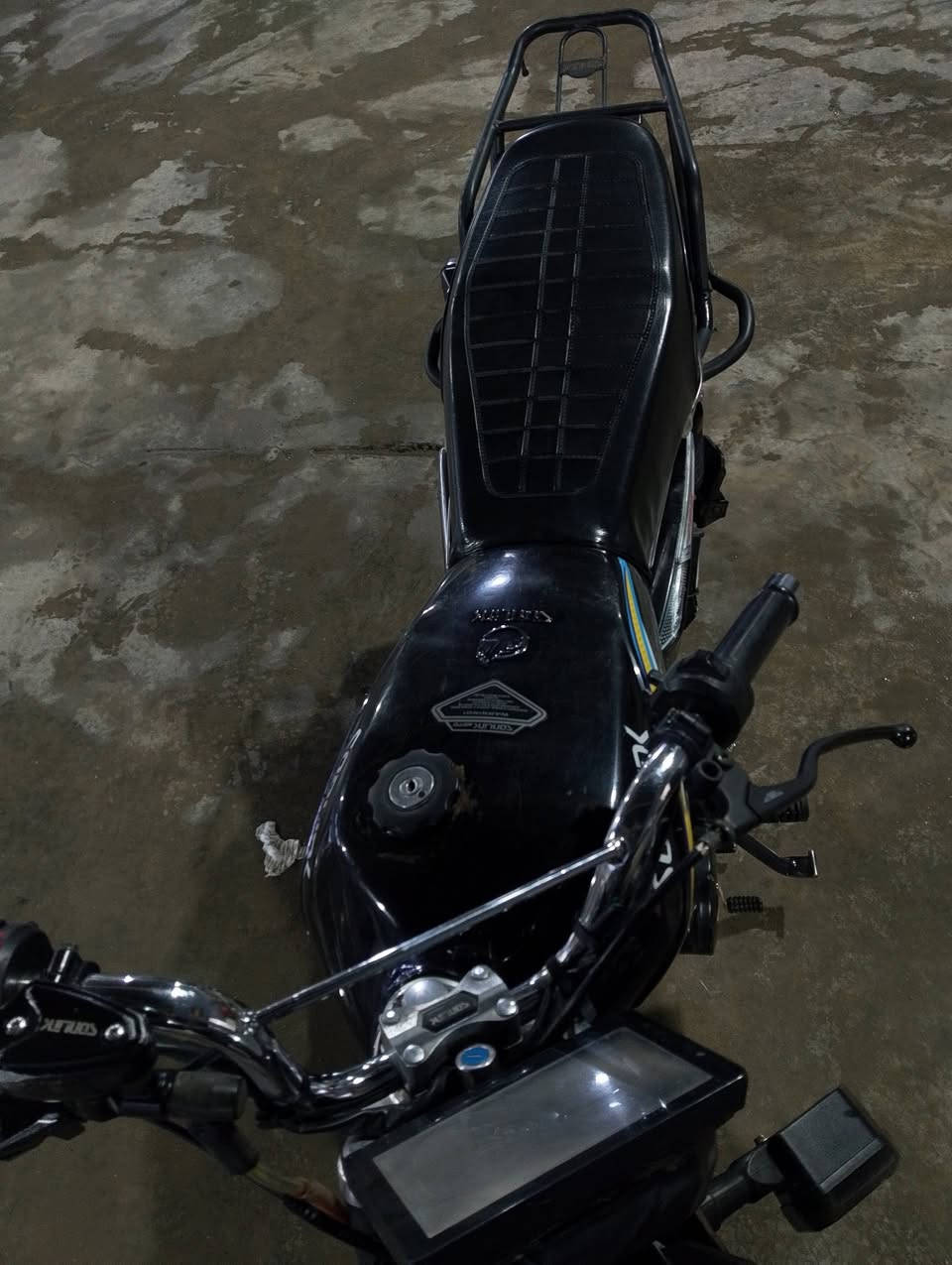 سلام عليكم دراجه سيفان موديل 2024 لل بيع فقط
الدراجه نضافته كدامك 
كامله مكمله من كهربائيات
650 وبيه مجال بسيط 
العنوان حله ابو خستاوي 
لل استفسار الاتصال على الرقم فقط 
***********
