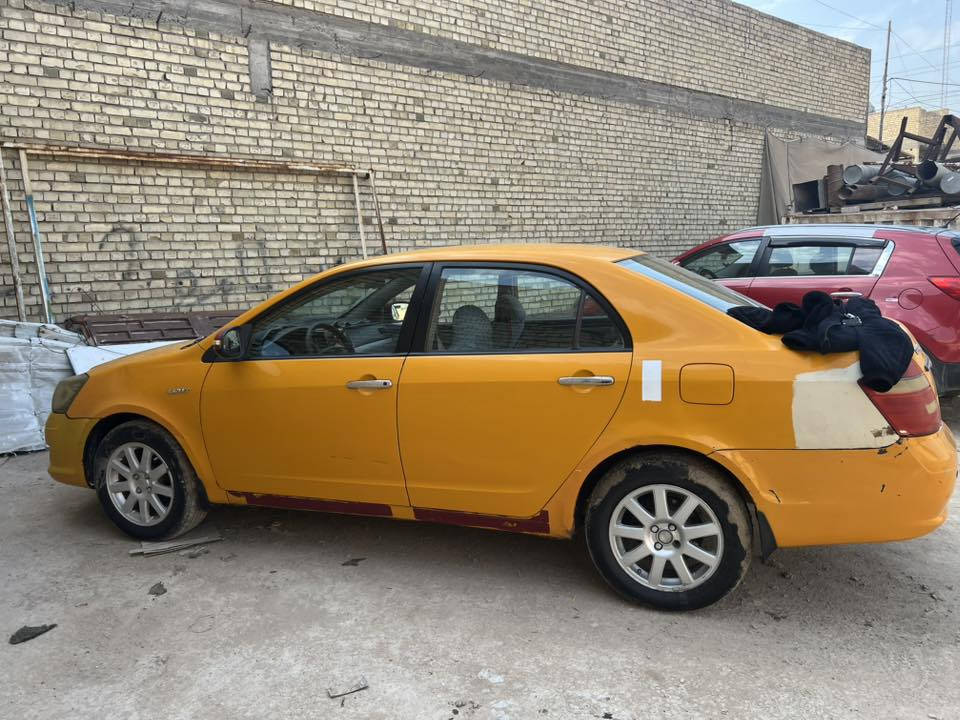 جيلي موبل. 2013بسمي بغداد.   مكينه وكير بلاد سياره كله بلادي   سعر40سنويه صاقطه صار شهر  هيه مصفره. مكاني بغداد بلديات ***********
