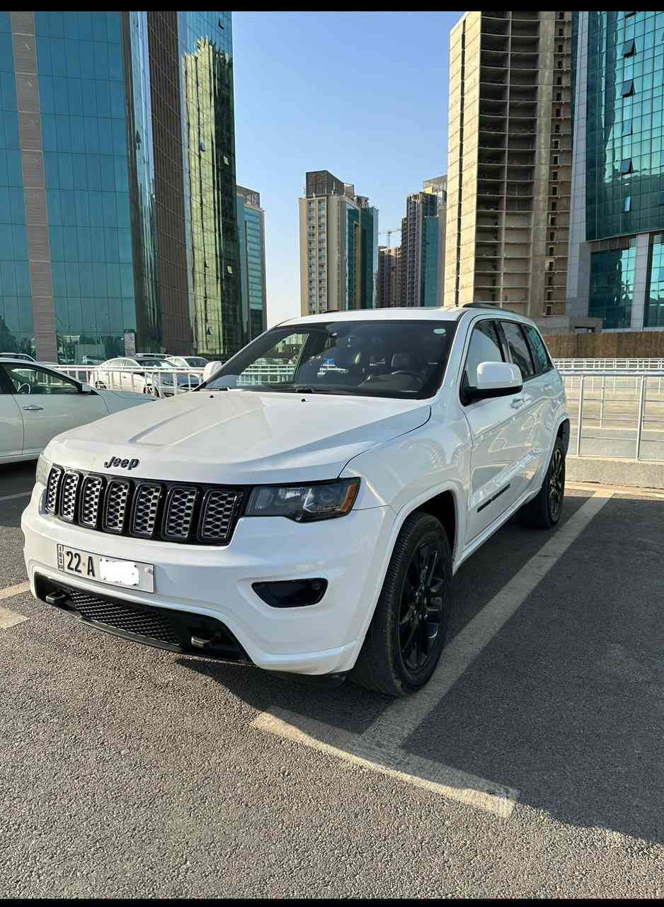 Jeep Grand Cherokee 2020 Black top
ماشية٨٤٠٠٠ كم
 تشغيل بصمة
كاميرا 
تشغيل عن بعد
 کوشنی شامۆ و جلدە/ كشنات كنتارة وجلد
صندوق كهرباء/ سندوق کارەباییە
رادار
ستيرن تدفئة / سوکان گەرم
نقطة عمياء
مكينة ٦ سلندر و ٣٦٠٠ على وضع وكالة
سيارة بها جاملغ صبغ وشوية من بونيت  بس بدون دواخل و اير باك ما طاق/ ئۆتۆمبێلەکە چاملغ و کەمێک بۆنیتی سوبغە بەس بێ ئەوەی ناوەوەی گرت بێت و 
پەرەشوتی نەتەقیوە.
نرخی 295 وەرەقە
سعرها 295 ورقة
تلفون
***********
