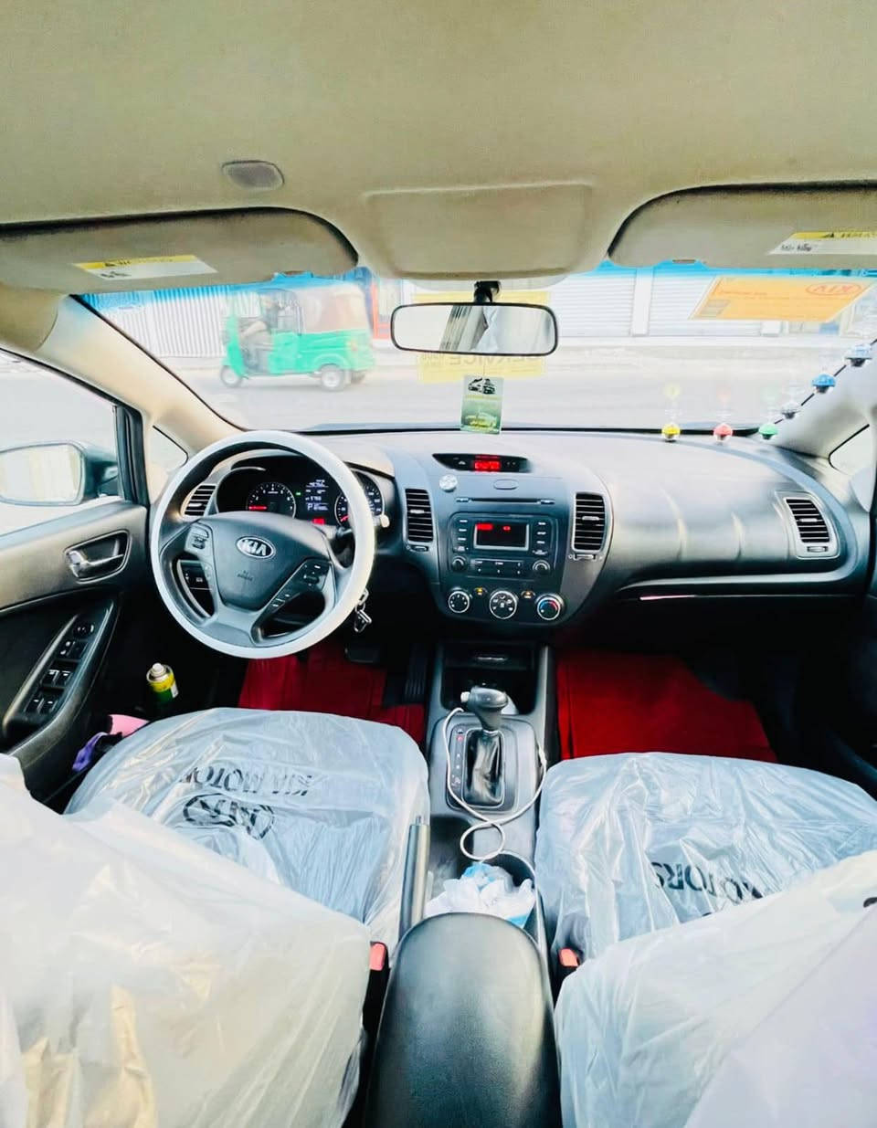 كيا فورتي لون سمنتي أربيل 
رقم جديد 
٢٠١٦
بيه باب ايمن وصبعين شاصي
سيارة جاهزه من كلشي كير ومحرك
سياره جديده حداديه جديده 
سعر ١١٠
مكاني بغداد 
***********
