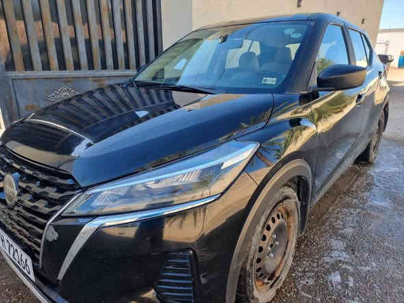 للبيع – نيسان كيكس 2021 بحالة ممتازة

نقدّم لكم سيارة نيسان كيكس موديل 2021، معروفة باعتماديتها واقتصادها العالي في استهلاك الوقود.
السيارة ممشاها 99,000 كيلومتر فقط، وتم استخدامها بعناية تامة، ولا تزال بحالة فنية وداخلية ممتازة.

مواصفات السيارة:

موديل: 2021

العداد: 99,000 ميل

استهلاك اقتصادي للبنزين جيد 

تصميم عصري ومقصورة مريحة

صيانة دورية منتظمة

مناسبة للعائلات وللاستخدام اليومي 
حادثها جاملغ امام للجهة المجاورة للسائق 
اضافة الى الحادث المبين بالصورة 

مميزات إضافية:

قيادة سلسة وآمنة

جودة عالية من نيسان

خالية من الأعطال بحمد الله

السعر: 12.000 الف دولار 
120 ورقة .....يُرجى التواصل لمعرفة السعر النهائي والتفاهم.
للتواصل: (***********) الرمادي
