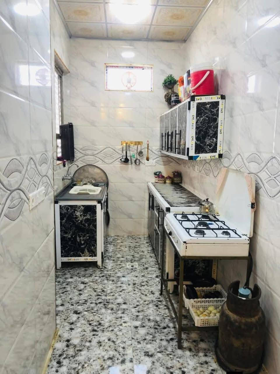 بيت للبيع ✅حي الانتصار شارع 60 مقابل كاسر الاسعار✅المساحه100✅طابق ونص✅يتكون من غرفتين نوم ودبل هول وستقبال ومطبخ ومشتملات✅ سند طابو الزهور شرط التحويل✅
السعر 88 وبي مجال بسيط ✅ للاستفسار الاتصال على الرقم التالي ✅ 

*********** وتساب
