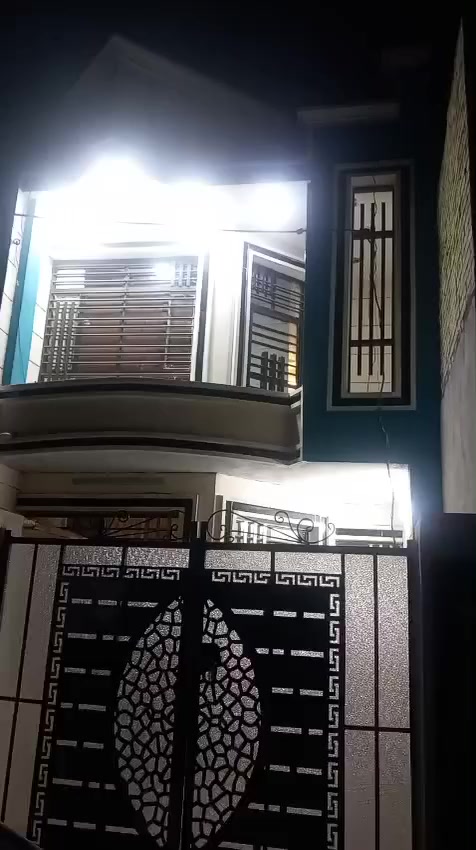 بيت للبيع مساحة 100 متر طابق ونص في منطقة بيت بنية فرع ٢٣
طابق الاول استقبال وصالة ومطبخ وصحيات وغرفة 
والثاني غرفة وصالة  وسطح 
كامل 
للاستفسار الاتصال ***********
