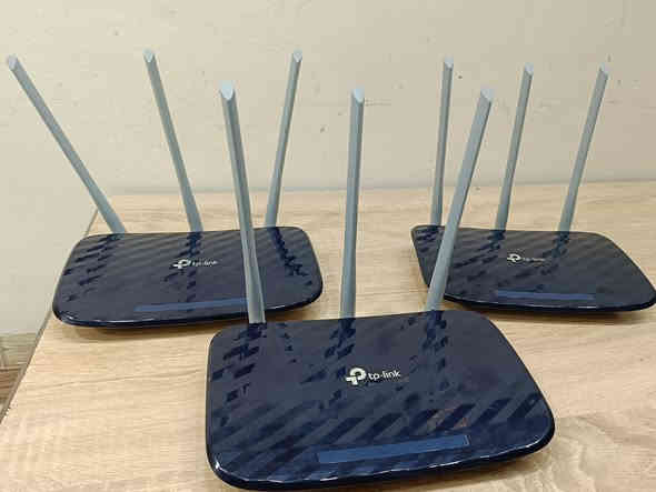 راوتر نوع Tp-link حديث
عدد 3 قطع اخو الجديد بسعر مغري جدا سعر القطعة الواحدة 20 الف فقط مكاني كركوك  للطلب الاتصال على الرقم ***********
