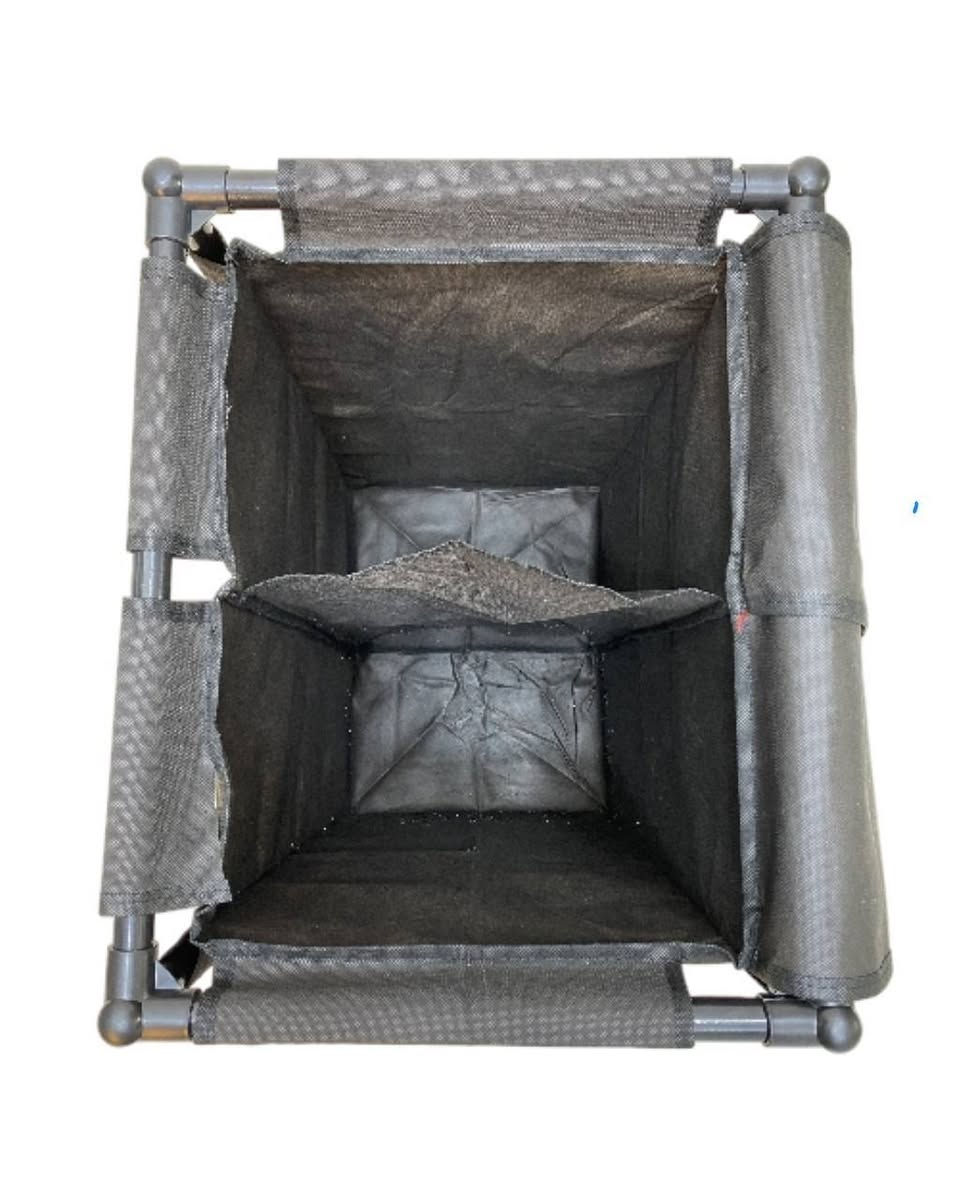 تصميم انيق وعملي 

- سلة مقسمة الى قسمين من القماش المقاوم للماء والرطوبة 

- هيكل خارجي من المعدن القوي المقاوم للتآكل 

- تصميم ذات غطاء منفصل ( لكل قسم غطاء من الاعلى لحماية الملابس )

- اربع عجلات متحركة لتسهيل الحركة 

- سهل التركيب والتنظيف 

- الابعاد : الارتفاع 64 , العرض 44 , الطول 37 cm.                                                                                                                 💰 السعر: 25,000 د.ع
🚚 التوصيل والدفع: الدفع عند الاستلام
📩 للطلب: راسلنا على الخاص أو واتساب***********
