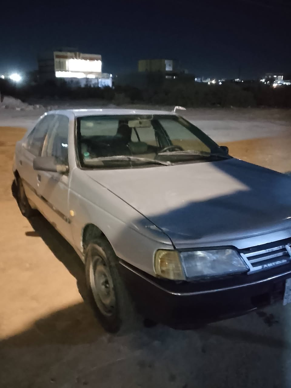 سلام عليكم من رخصة مدير الكروب سياره بيجو روه للبيع رقم نجف سنويه 28مصاقطه بيع مستعجل ورجاء الي ميشتري ليخابر سعر 20 ورقة وبيهه مجال قليل مكان سياره بغداد وصاحب السياره بنجف رقم الهاتف ***********
