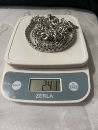 للبيع فضه نظيفه جدآ ممقرر ابيع بس احتاجيت على 3.5 الغرام اليريد يتواصل...